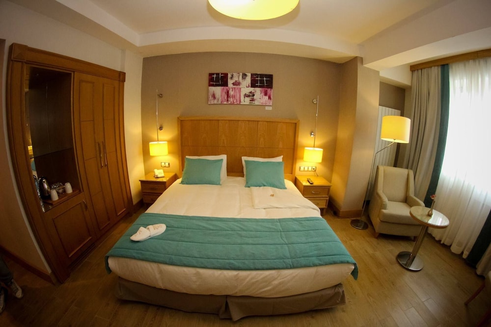 Plus Hotel Setif 12/42