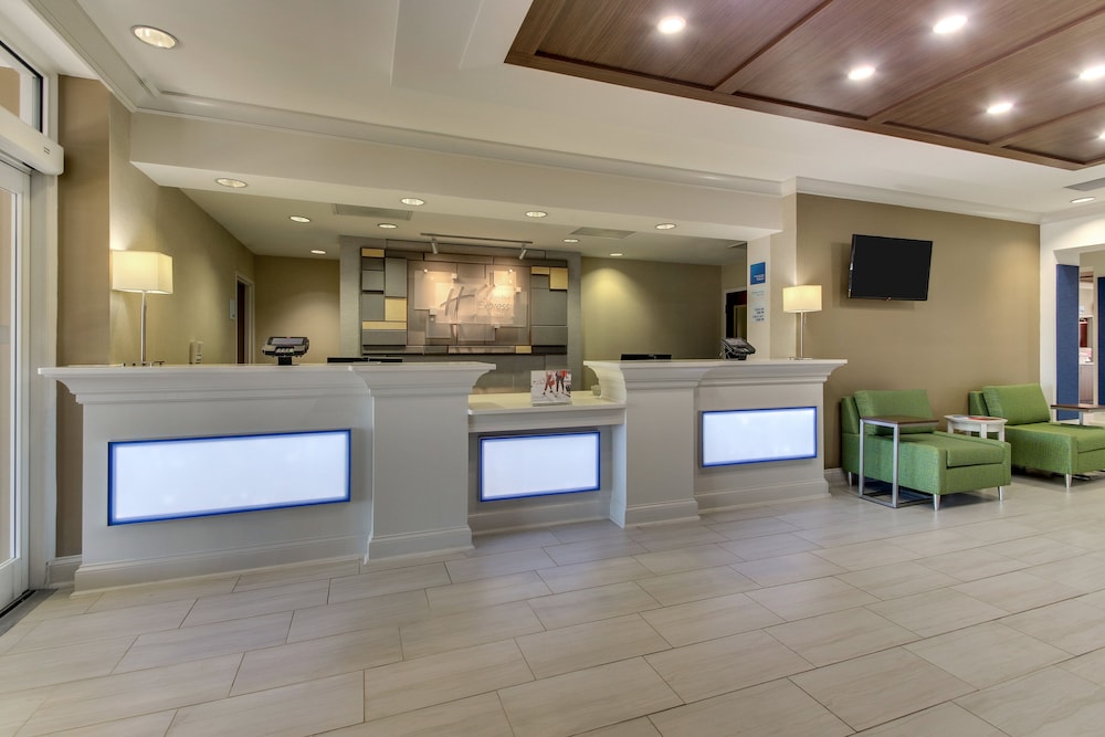 Holiday Inn Express Hotel And Suites Columbus Ft Benning 9/36