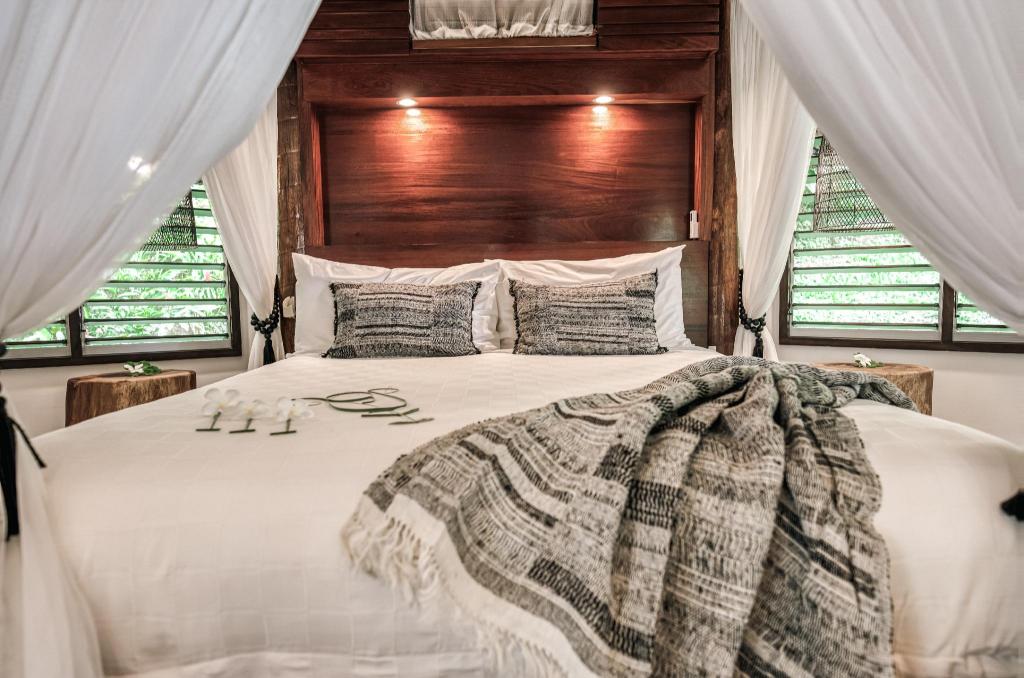 Bure, King Bed, Beach Front