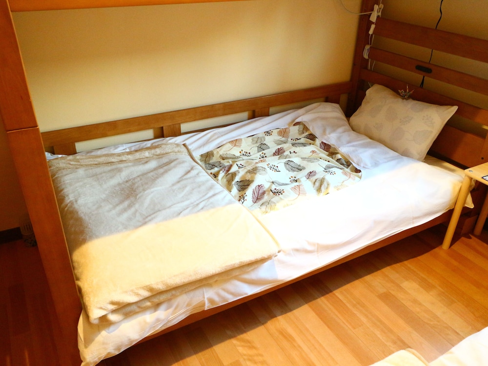 PRIVATE, SINGLE BED, BUNK BED, 3 BEDS, MOUNTAIN VIEW