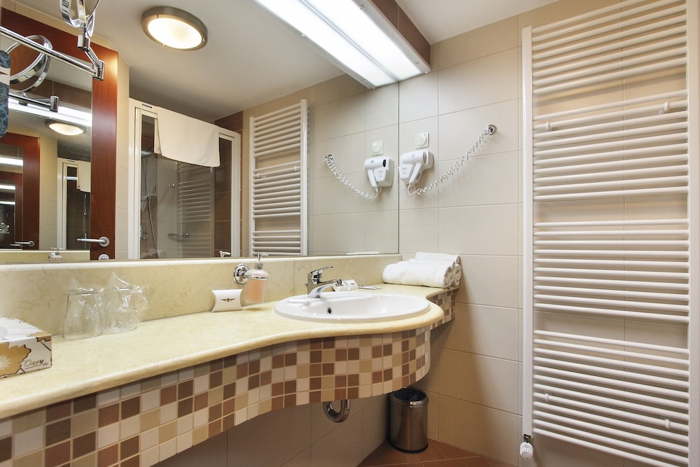 AIRPORT HOTEL BUDAPEST 20/73