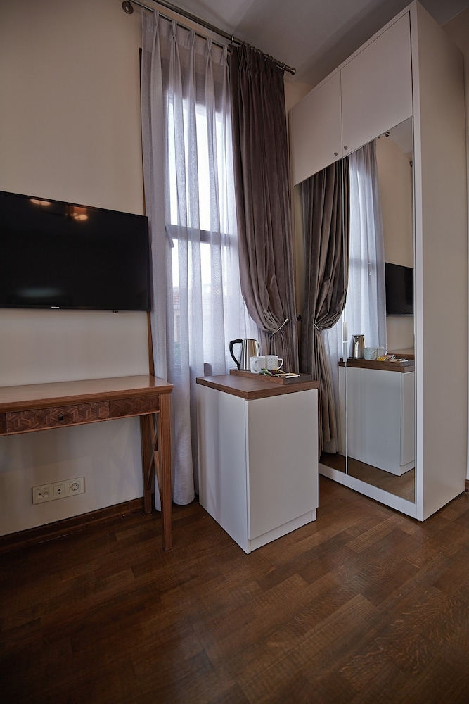 Arart Hotel 15/37