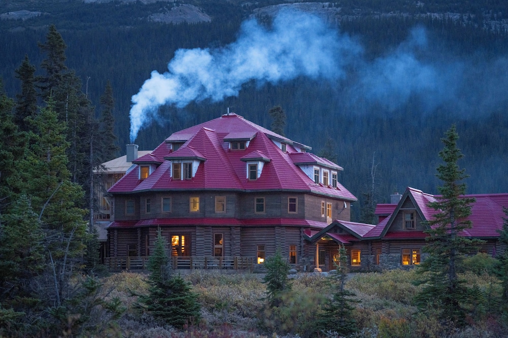 The Lodge at Bow Lake 1/49