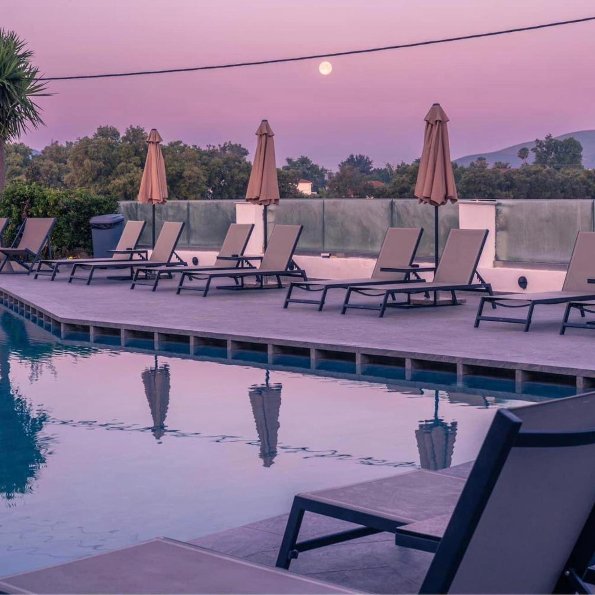 VenusHotel and Suites 4/50