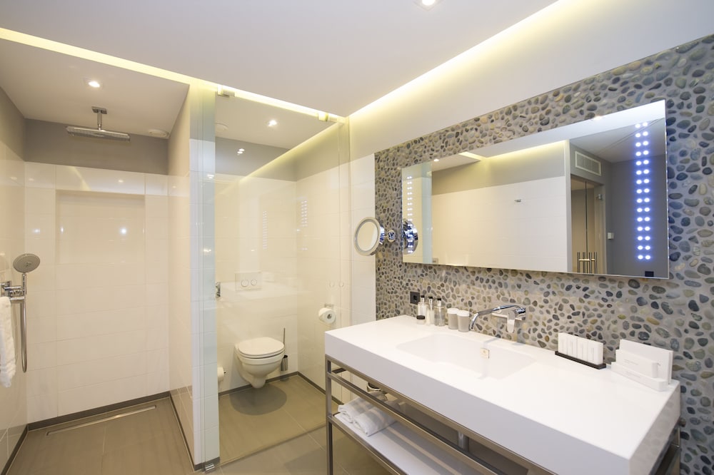 Van Der Valk Hotel Sassenheim-Leiden (8Km From Leiden) 61/62