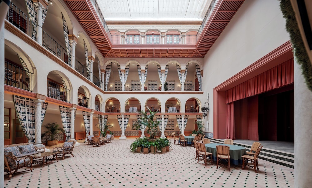 Cristine Bedfor Sevilla Boutique Hotel 56/63