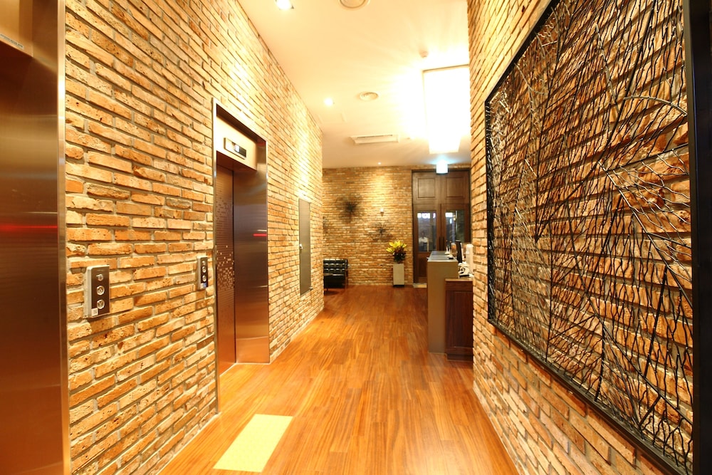 Bricks Hotel 26/38