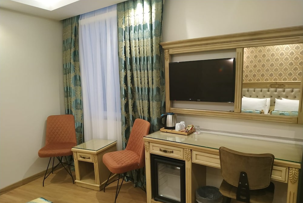 Apple Tree Hotel 52/68