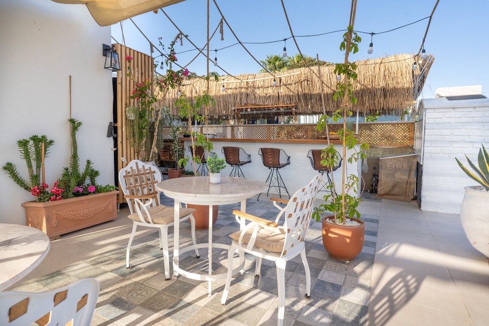 Liman Hotel Gumusluk 33/50