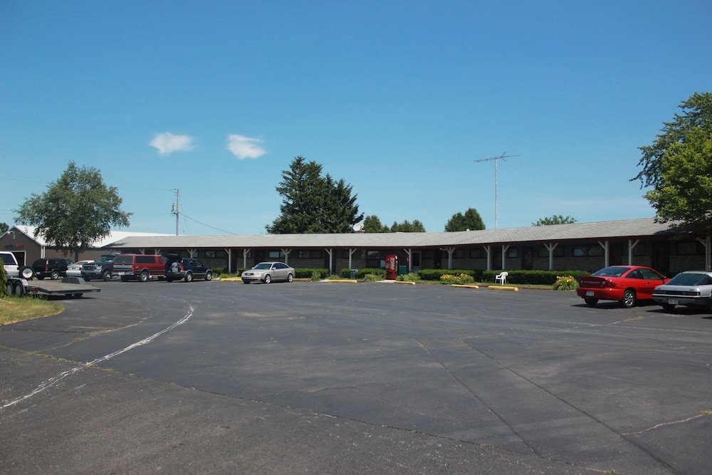 Wisconsin-Aire Motel By Random Lake 26/41