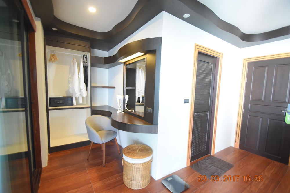 Simple Life Cliff View Resort 33/78