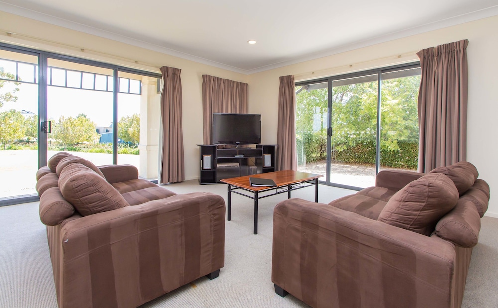 Discovery Resorts - McCracken Country Club 34/44