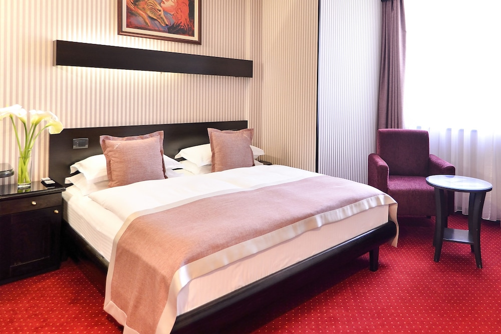 Prezident Hotel 16/75