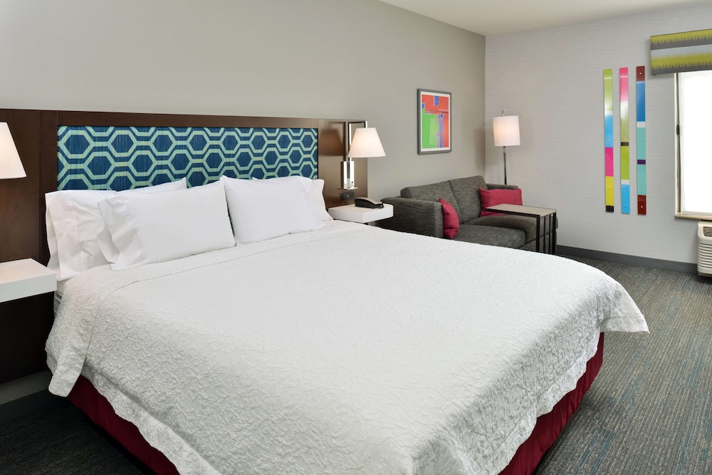 Room at Hampton Inn San Francisco-Daly City, DALY CITY - CA