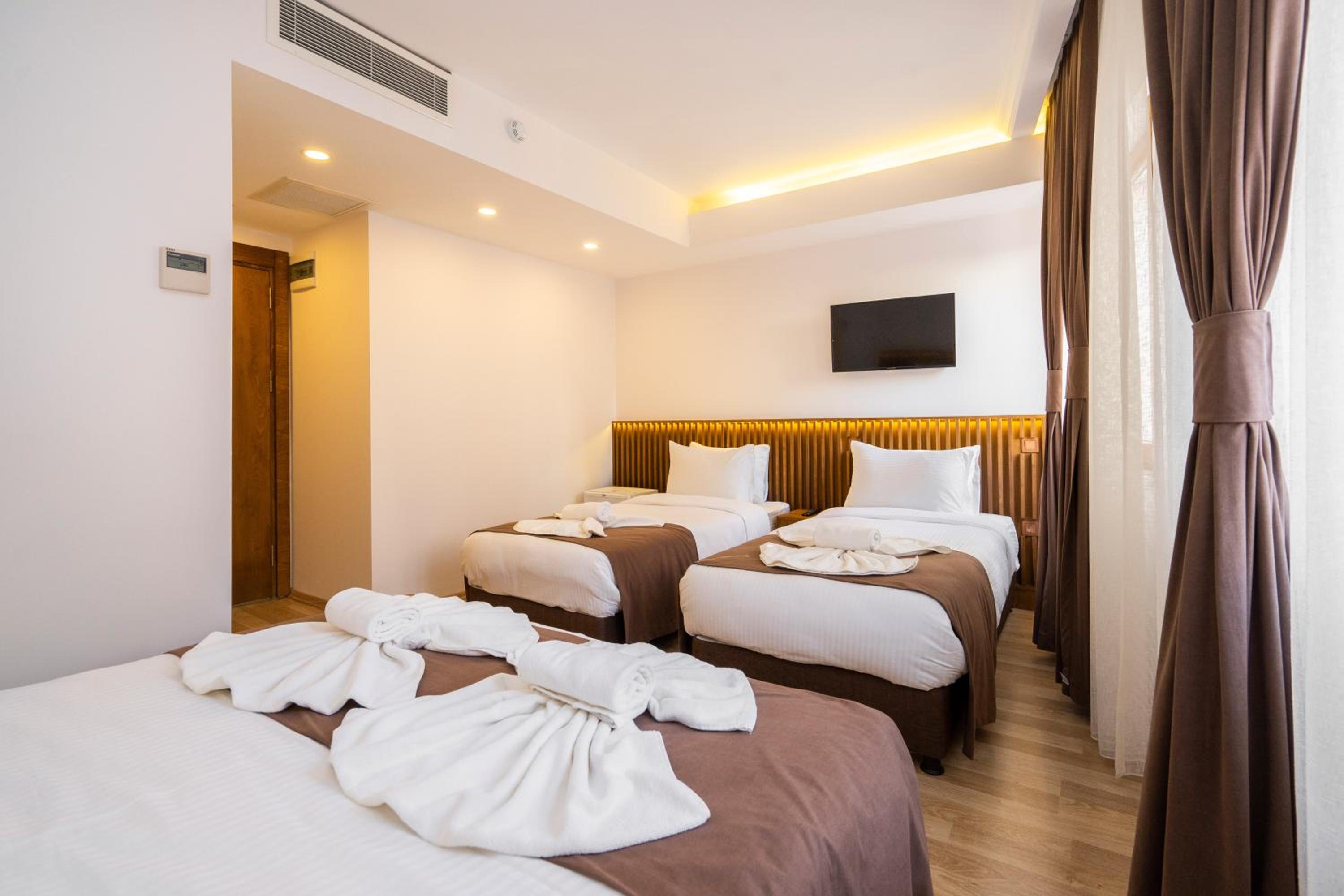 غرفة ديلوكس ثلاثية، Castillo Rojo Hotel Istanbul 5/10