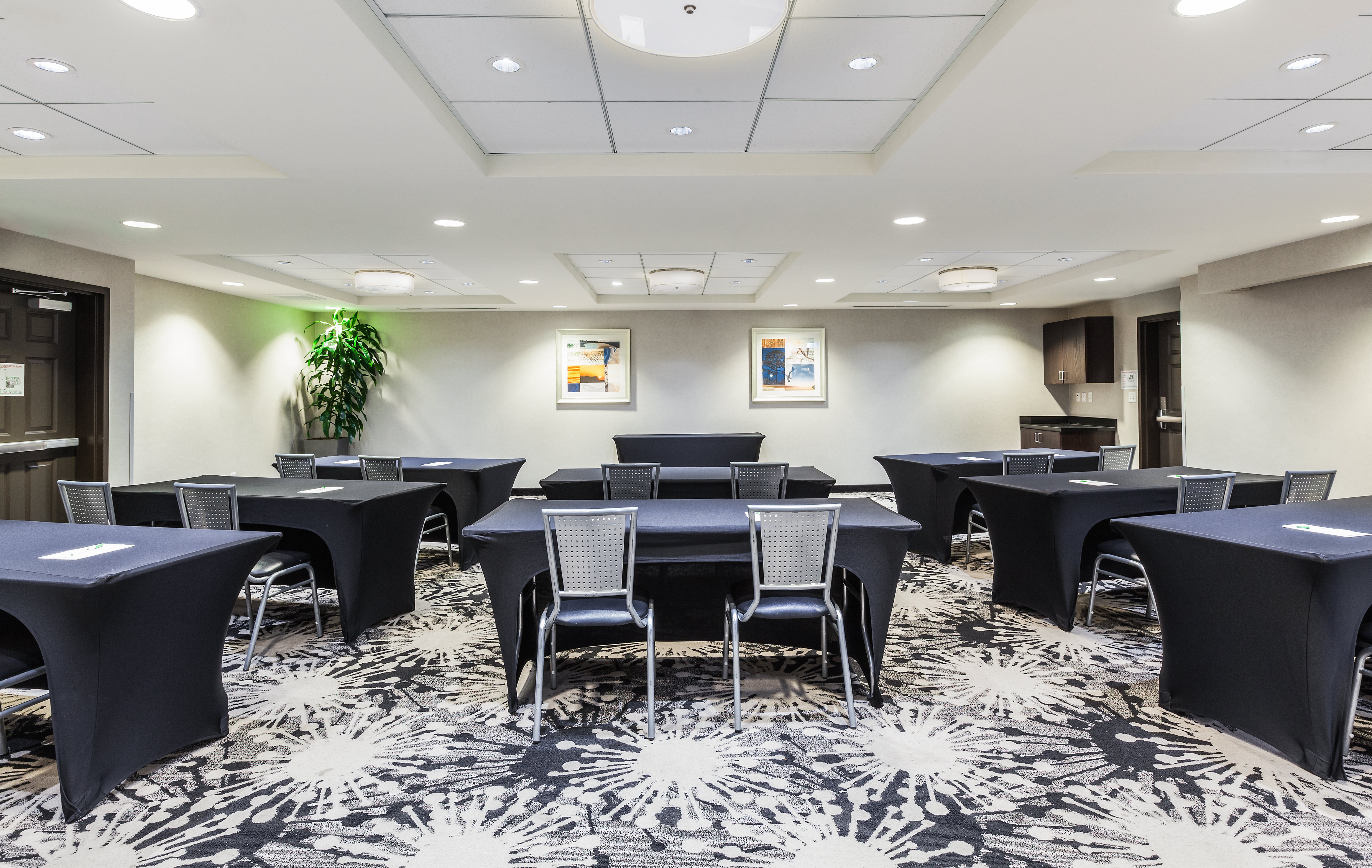 Holiday Inn Oceanside Camp Pendleton Area 24/41