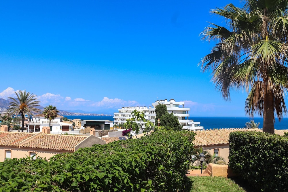 Ramada Hotel and Suites By Wyndham Costa Del Sol 71/75