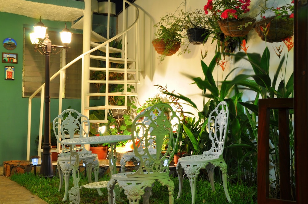 Hotel Tazumal House 79/82