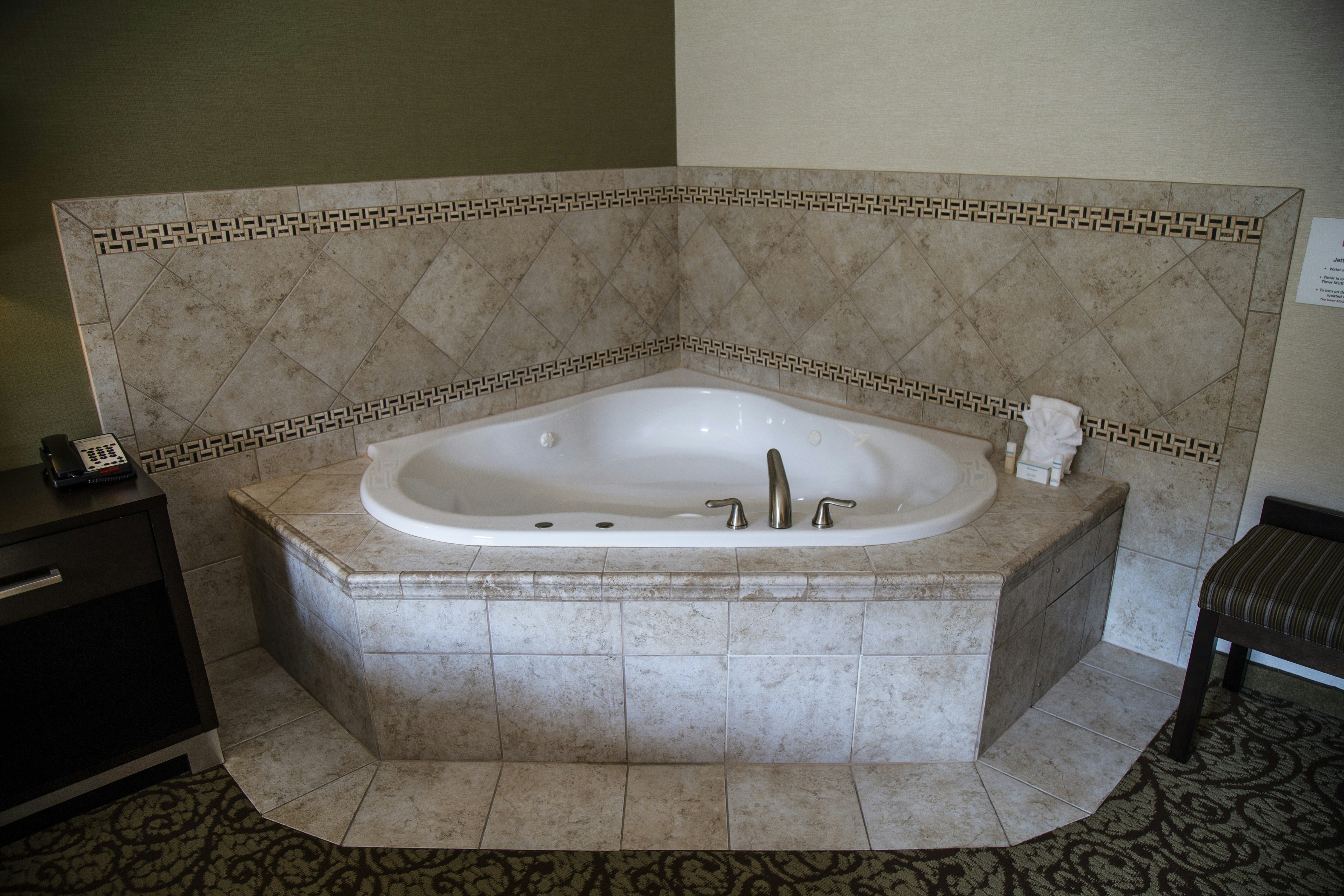 Hampton Inn and Suites Sharon 62/62