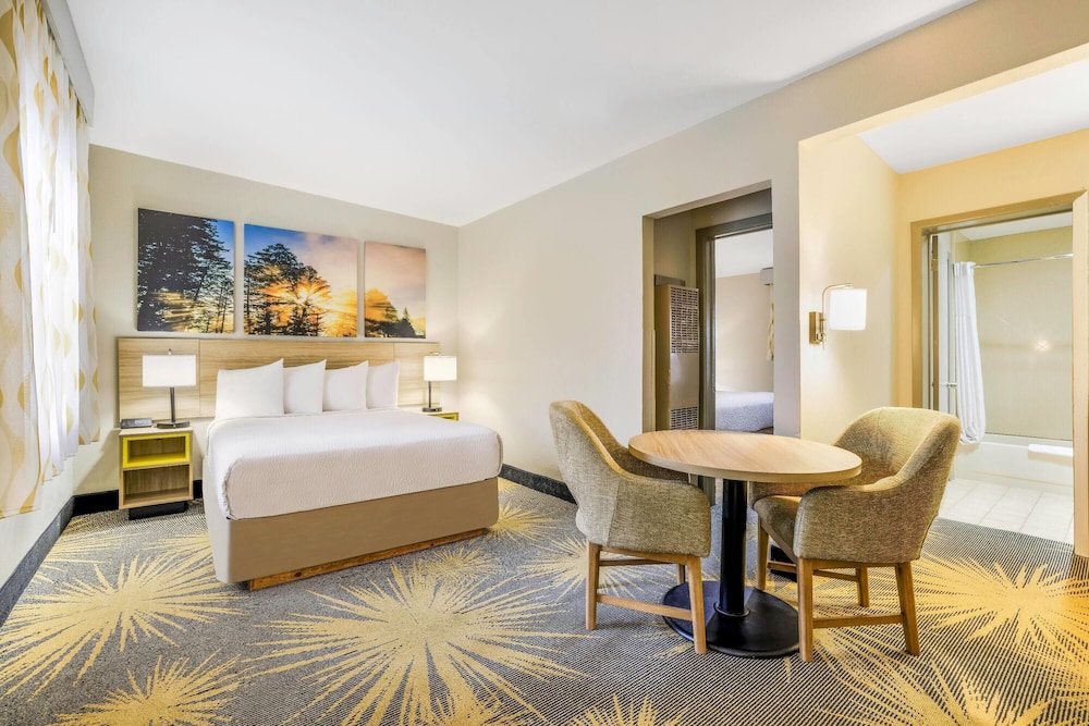 جناح بسرير كوين وسريرين مزدوجين، Days Inn by Wyndham Cortez 6/10