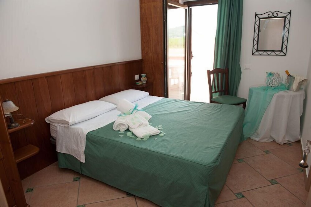 Country House L'oasi Del Fauno 14/63