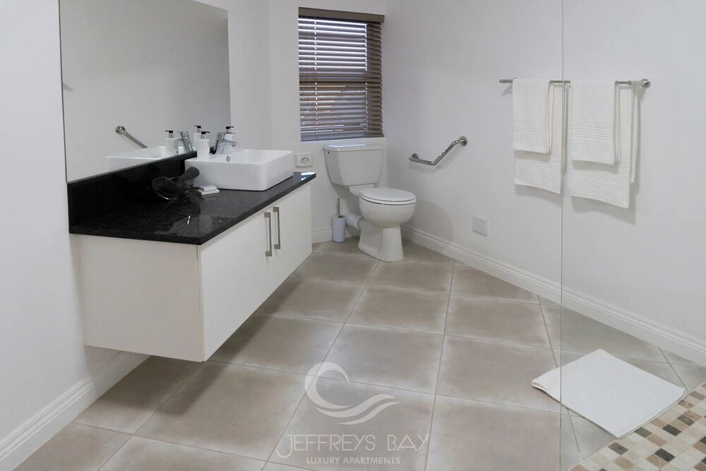 Jeffreys Bay Luxury Apartments 37/41