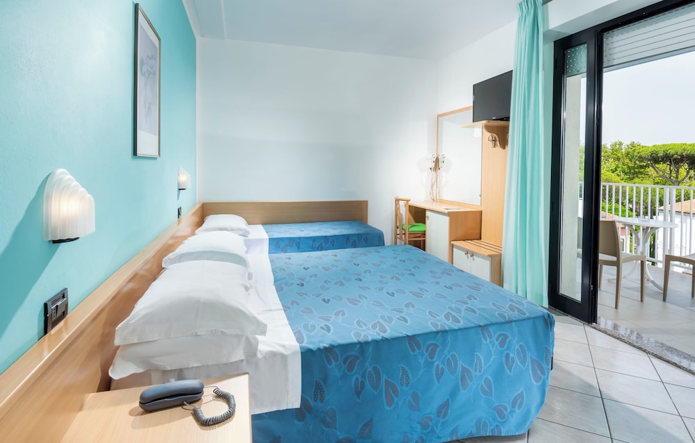 SUPERIOR, DOUBLE OR TWIN BED