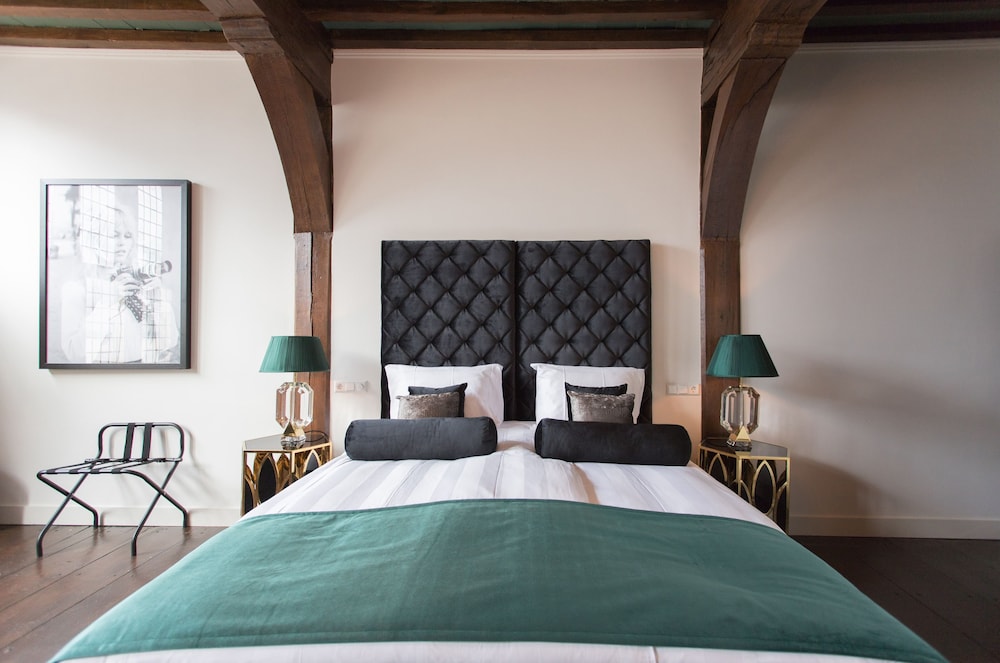 Steenhof Suites 11/50