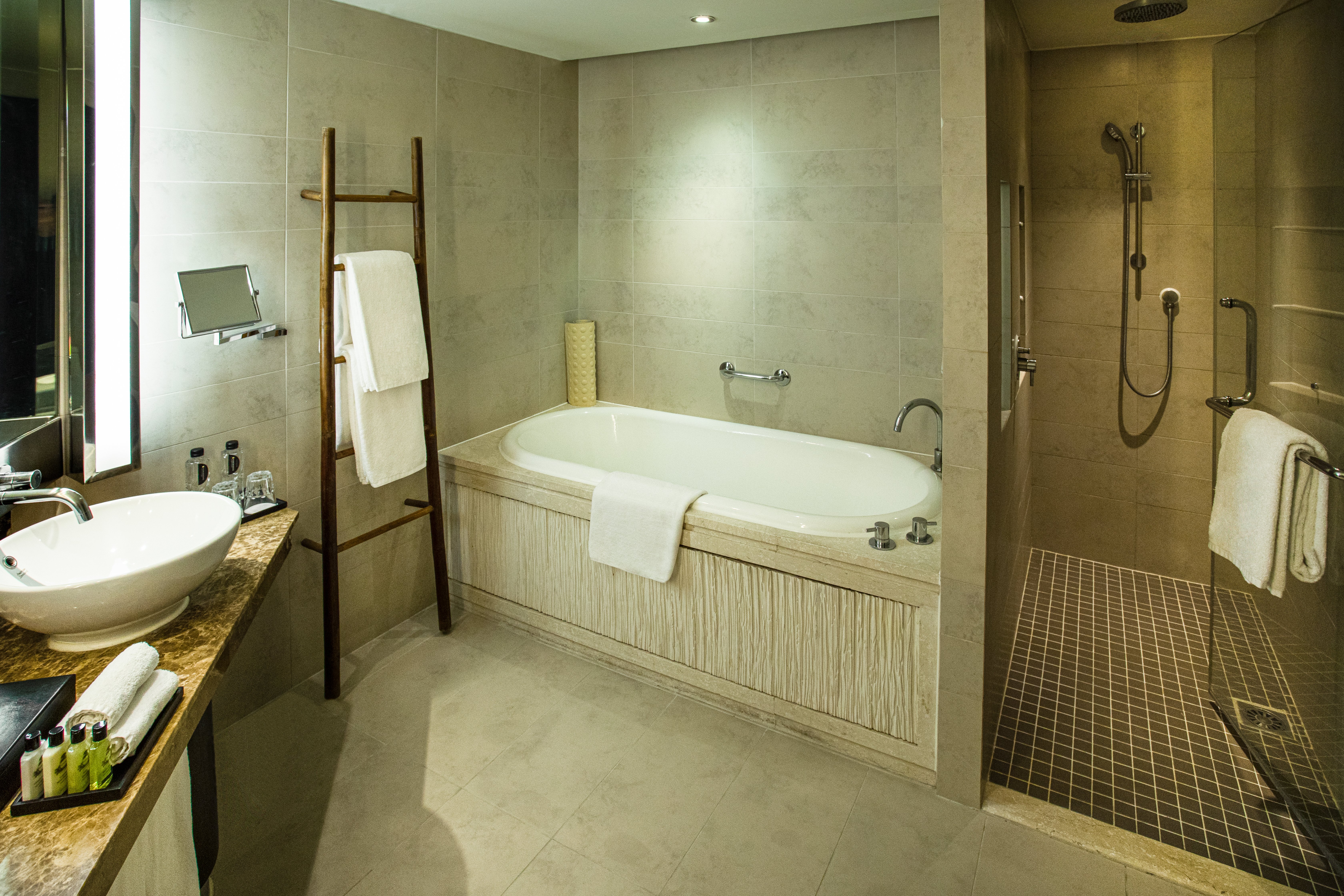 Intercontinental Hanoi Westlake 78/78