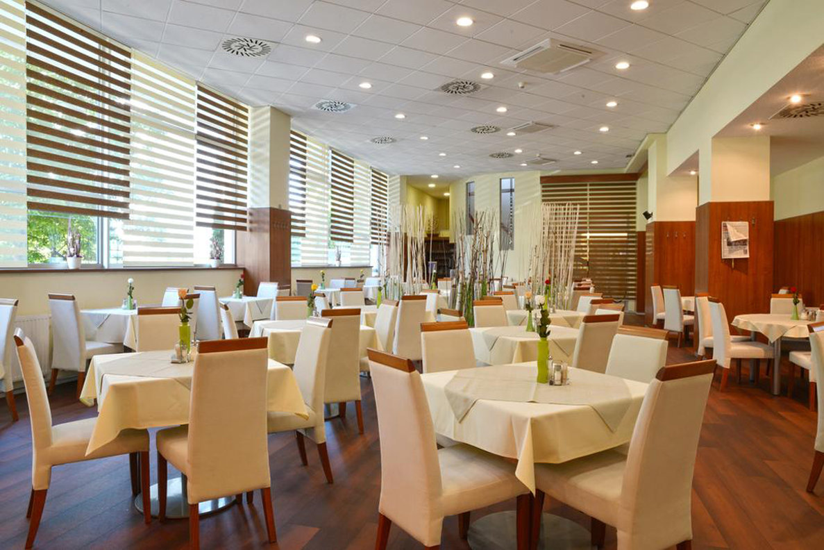 Avanti Hotel 55/72
