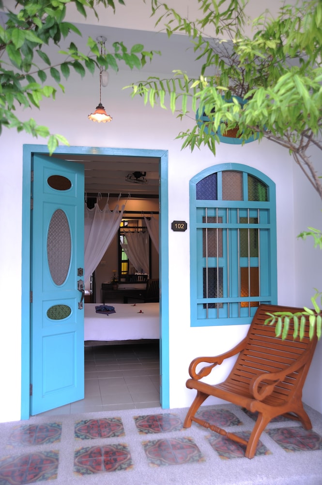 The Old Phuket Karon Beach Resort 4/85