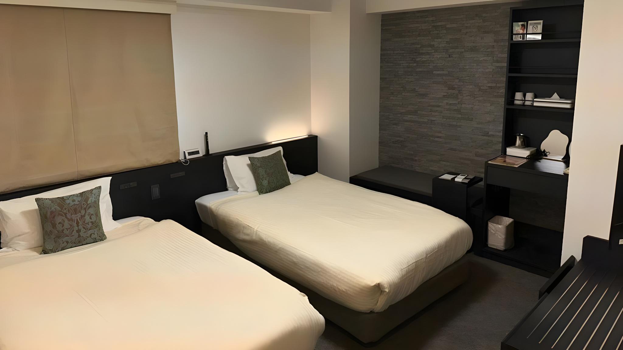 Universal, Single Bed