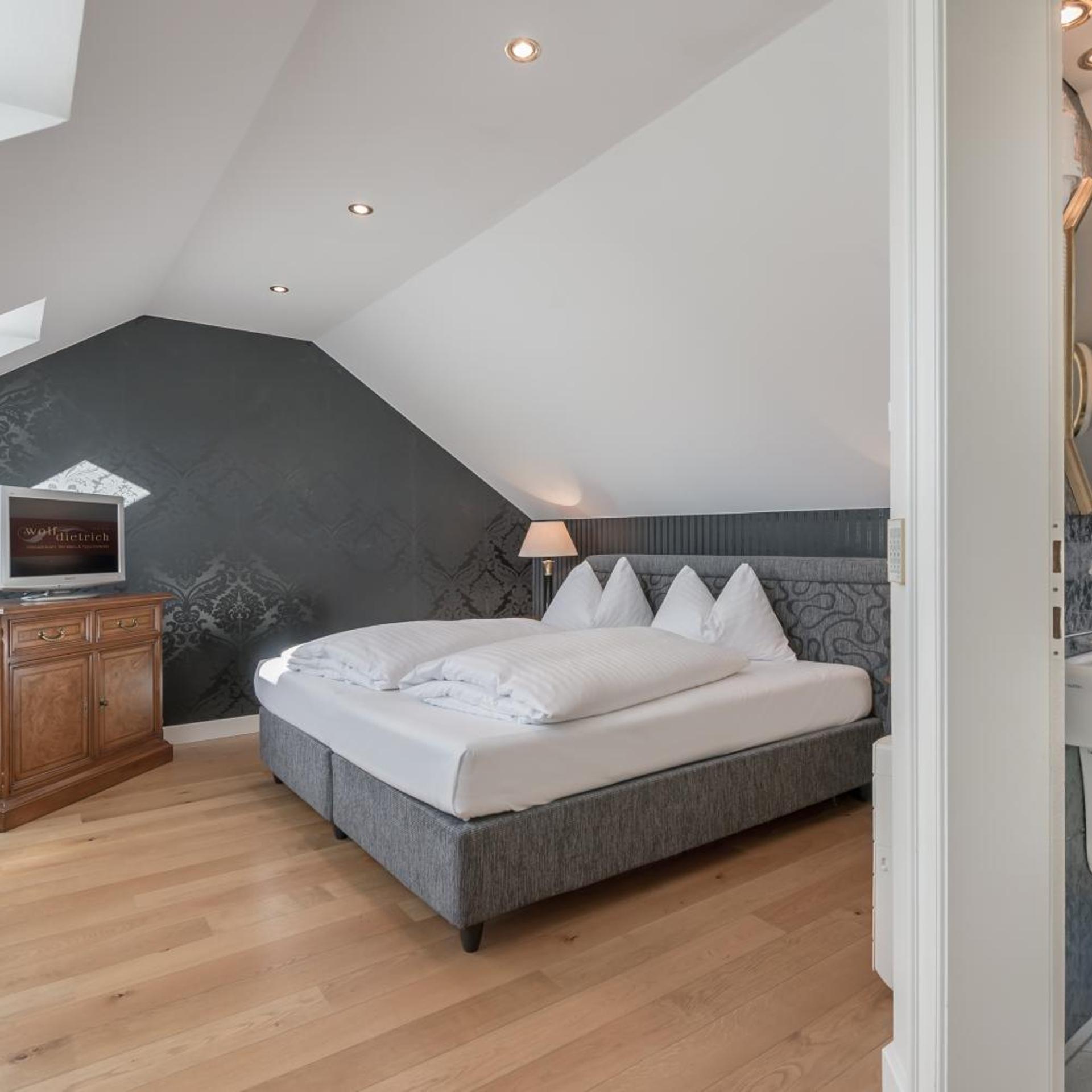 Gallery, Suite, Annex