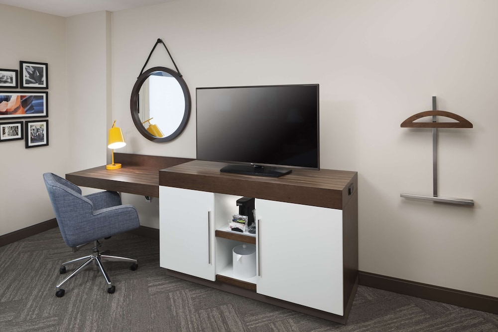 Hampton Inn Suites Phoenix Downtown 42/44