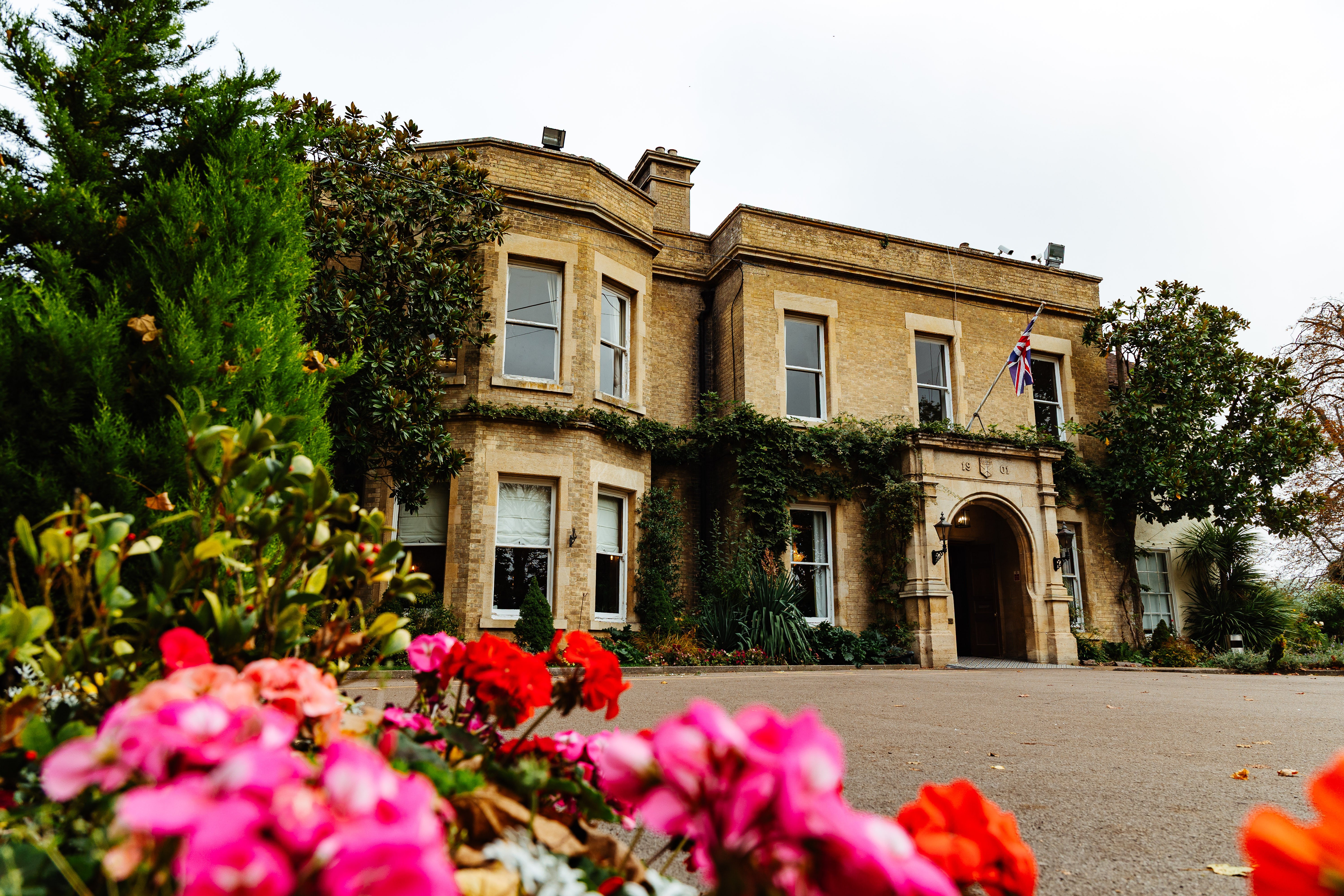 Woodlands Manor 2/100