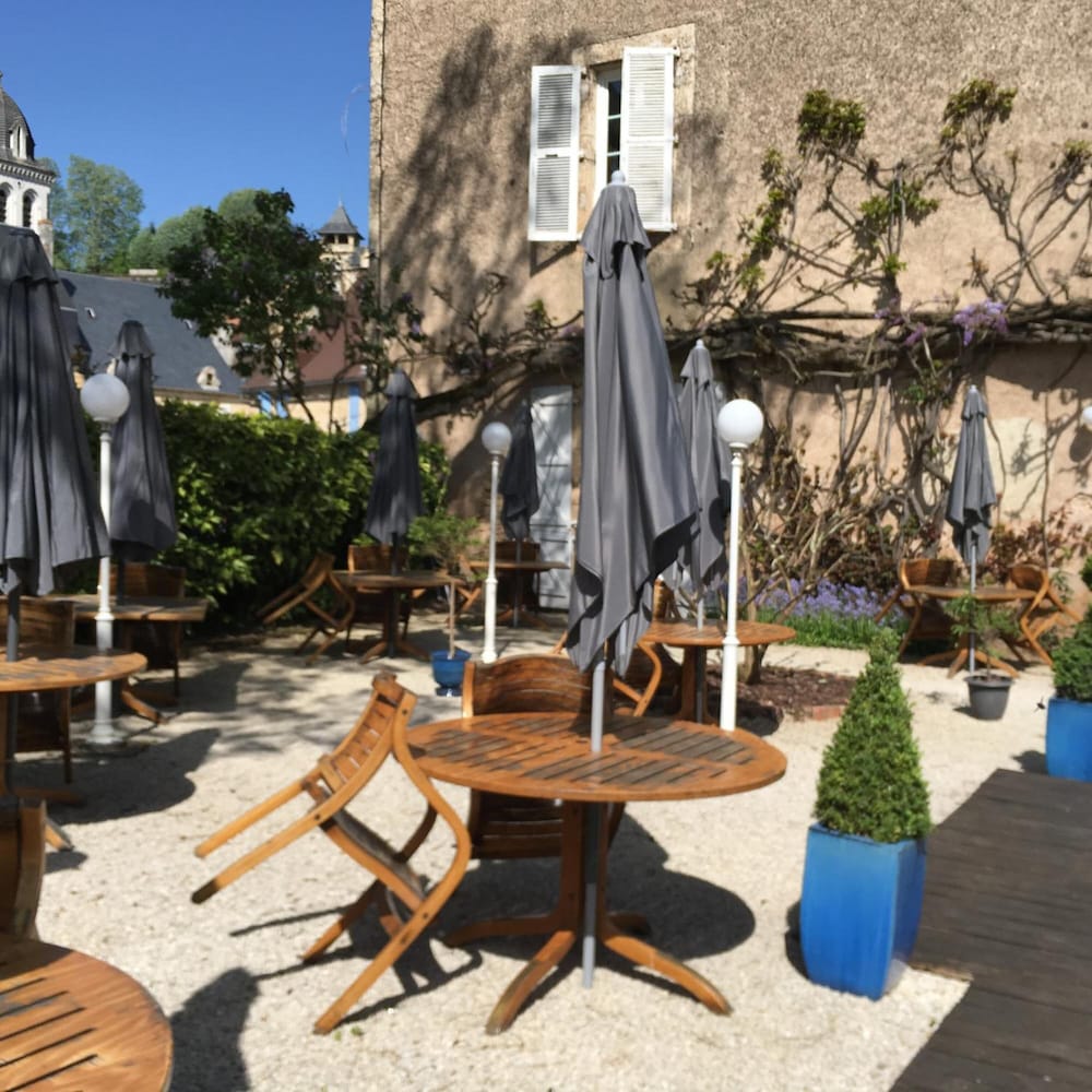 HOTEL LA ROSERAIE 23/50