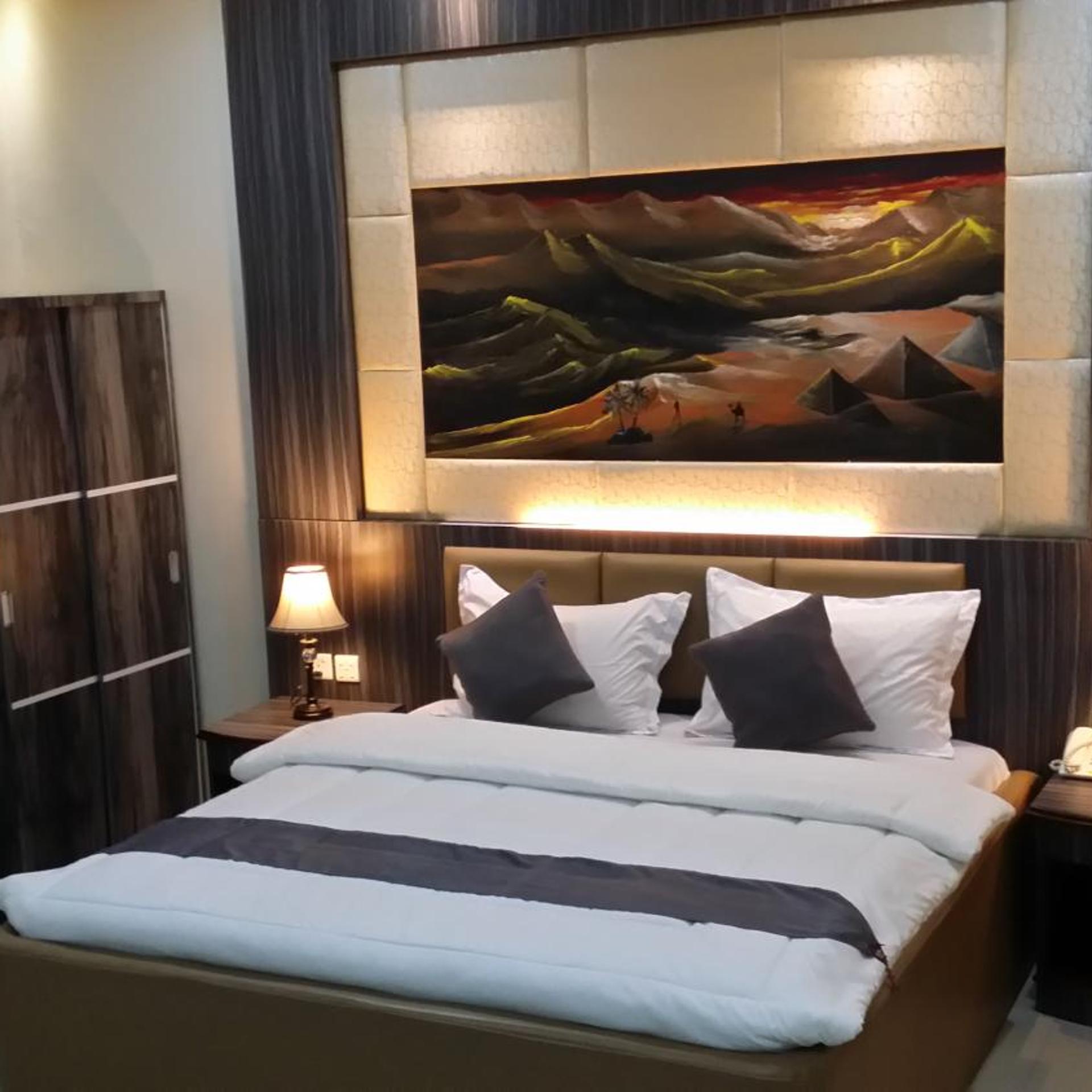 JUNIOR SUITE