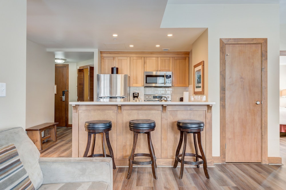 Sundial Lodge by All Seasons Resort Lodging 33/50