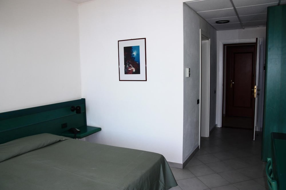 Miralonga Hotel 15/50