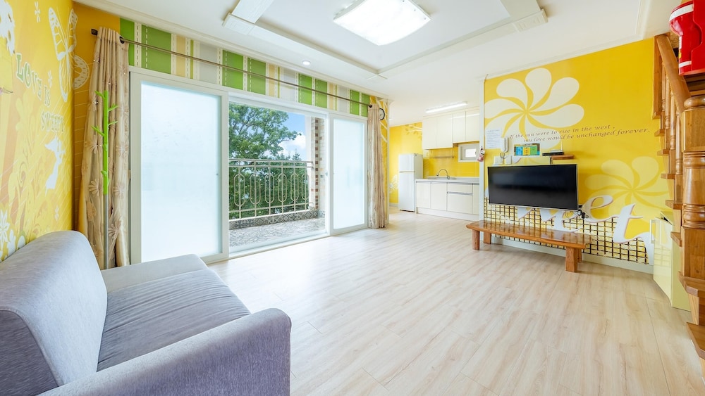 Tongyeong Blue House Pension 31/48