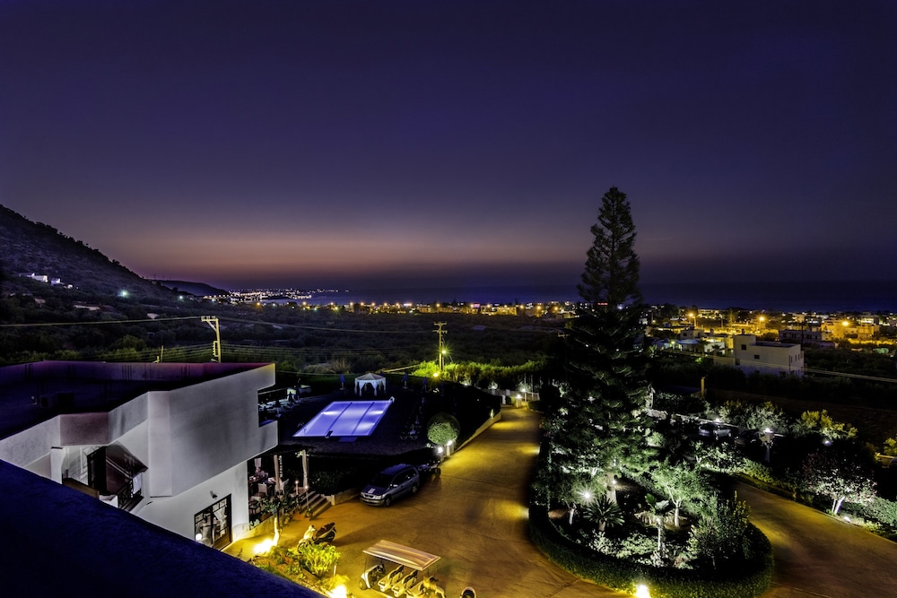 Matheo Hotel Villas & Suites 46/49
