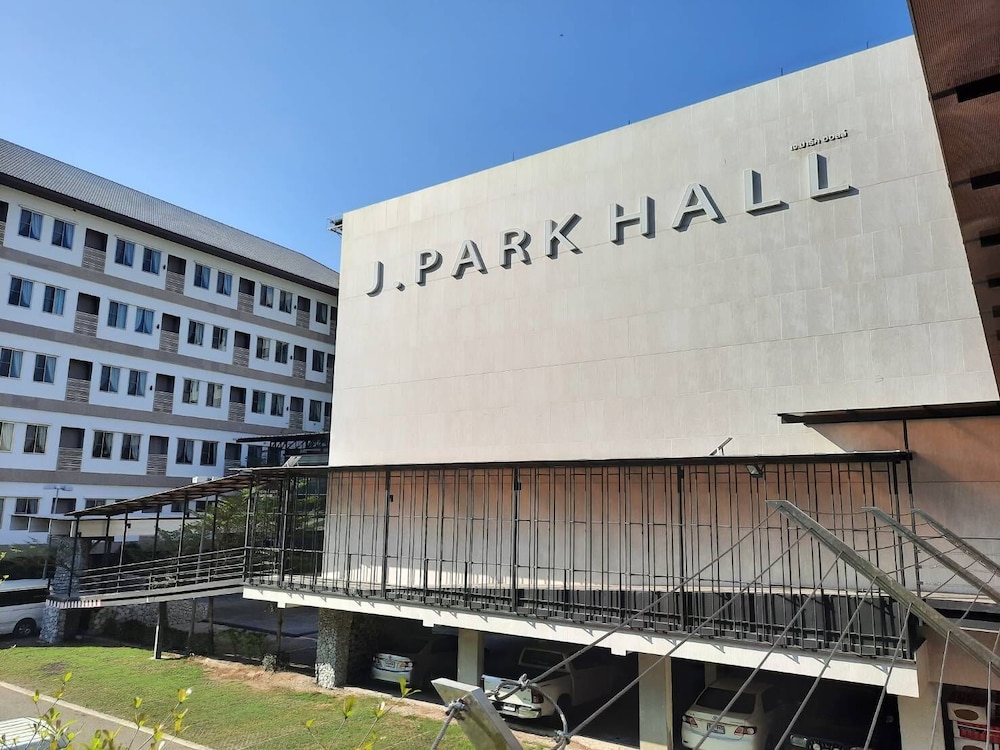 J. Park Hotel 3/62