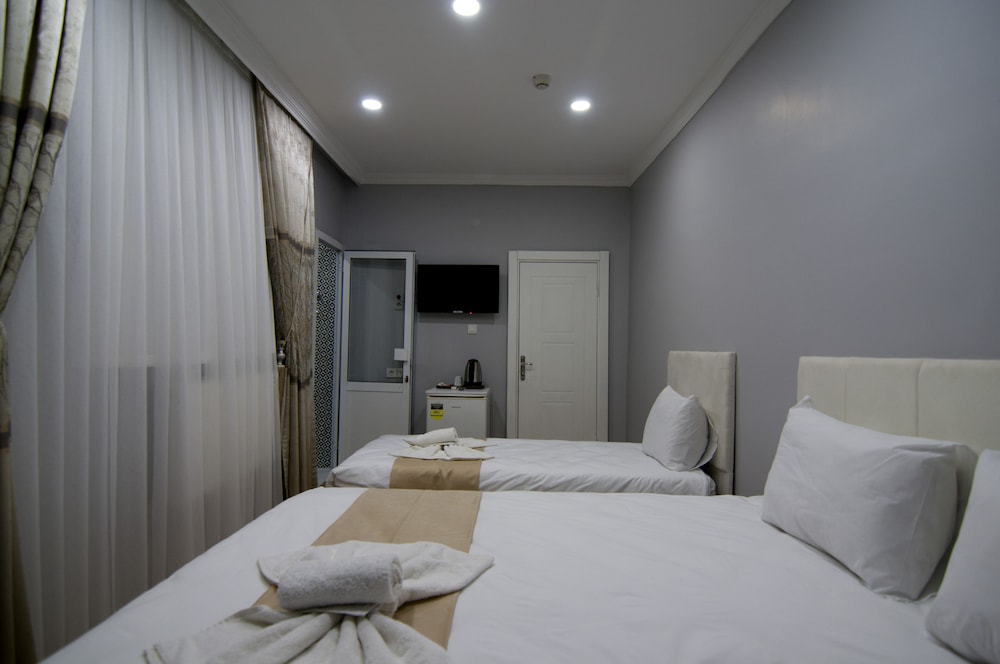 Istanbul Palace Hotel 4/40