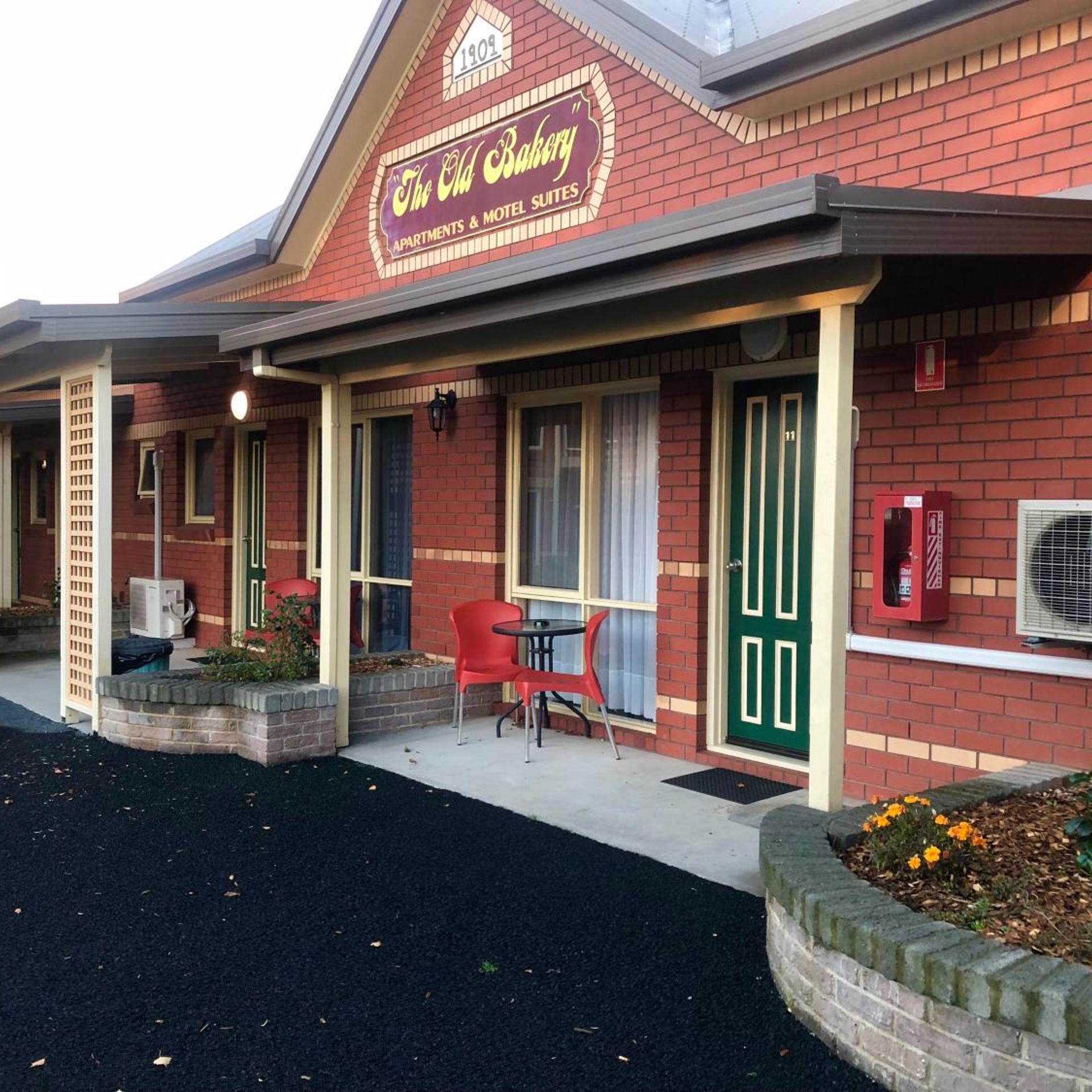 SHEFFIELD MOTOR INN 9/43