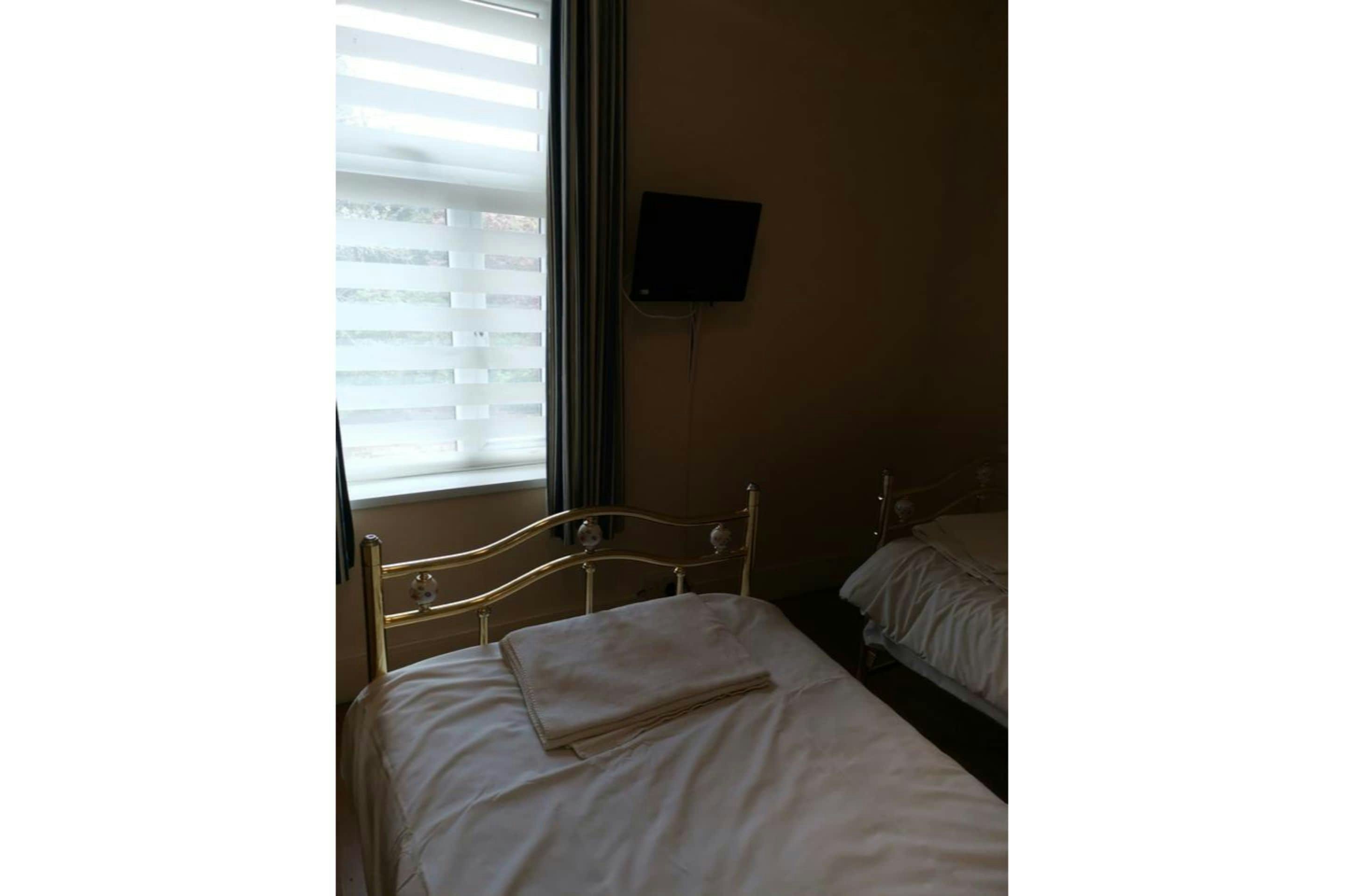 OYO Swan Inn, Heathrow Airport 18/31