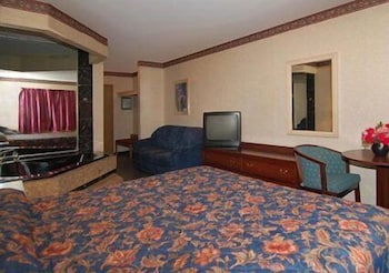 Econo Lodge Scranton near Montage Mountain 12/25