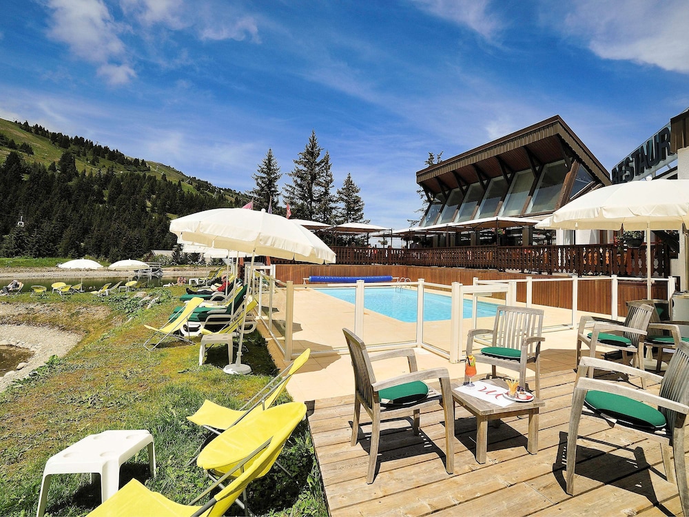 Lake Hotel Courchevel 1850 41/50