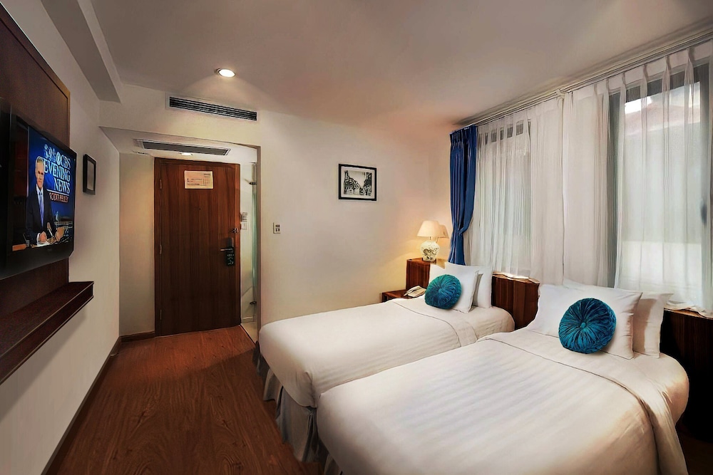 Aviary Hanoi Hotel and Travel 2/41