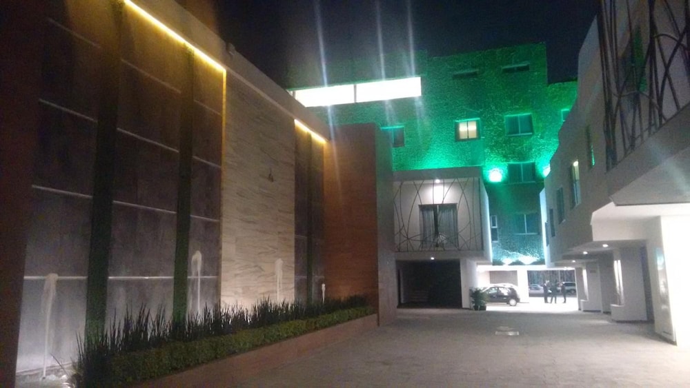 Hotel 5 de Mayo 3/43