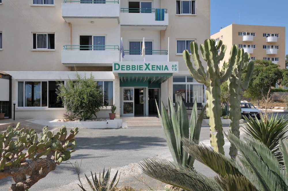 DebbieXenia Hotel Apartments 4/45